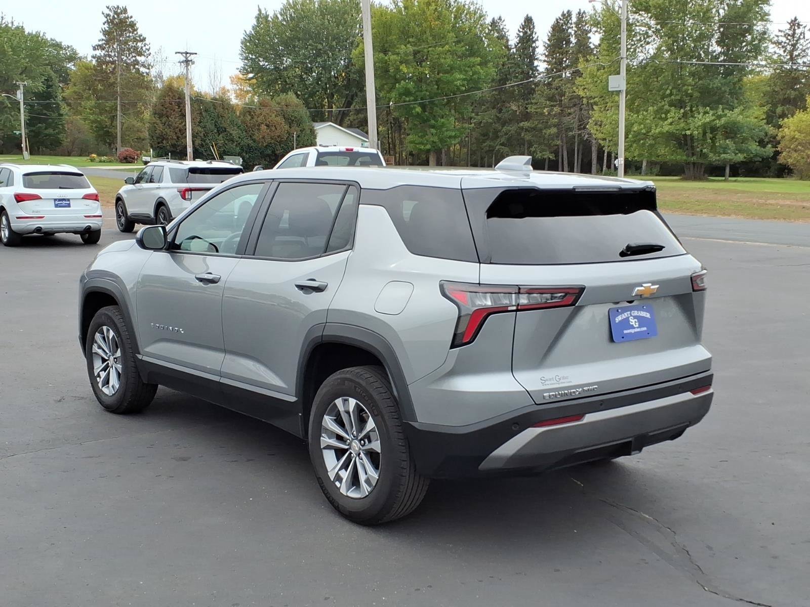 Used 2025 Chevrolet Equinox LT AWD/4WD image 3