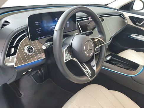 Used 2025 Mercedes-Benz E 350 4MATIC Sedan image 24
