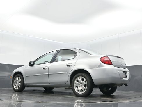 Used 2005 Dodge Neon SXT image 17