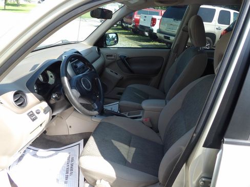 Used 2001 Toyota RAV4 Limited FWD image 11
