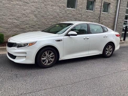 Used 2018 Kia Optima LX FWD image 1