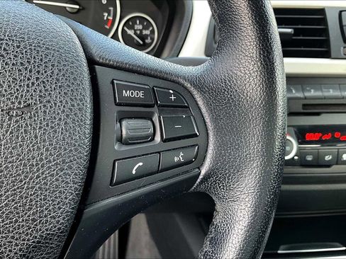 Used 2013 BMW 320i Sedan image 22