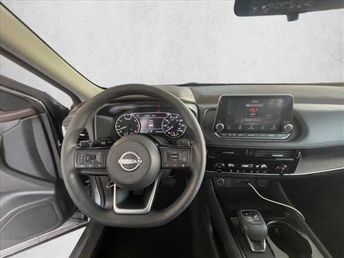 Used 2023 Nissan Rogue SV image 13