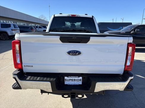 Used 2025 Ford F250 XLT w/ FX4 Off-Road Package image 4