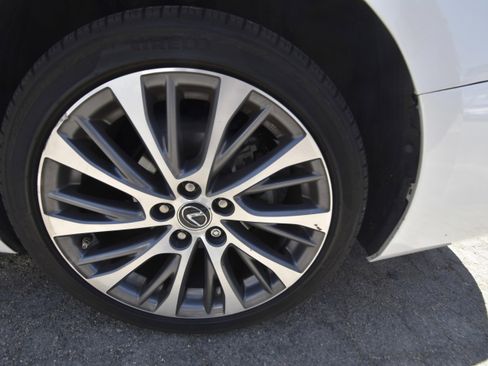 Used 2021 Lexus ES 300h w/ Premium Package FWD image 16