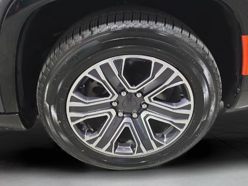 Used 2023 Jeep Wagoneer L Series II image 29