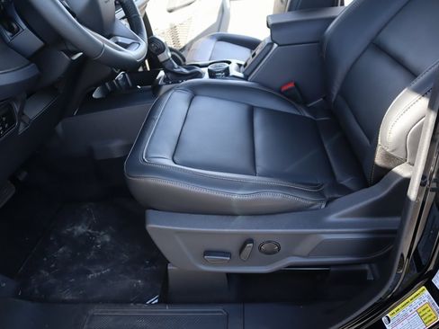 New 2025 Ford Bronco Badlands image 14