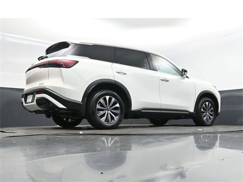 Certified 2025 INFINITI QX60 Pure image 44