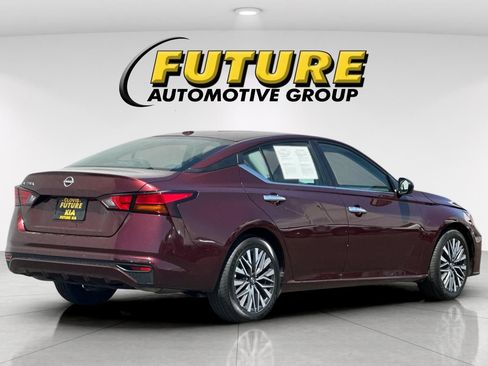 Used 2025 Nissan Altima 2.5 SV FWD image 4