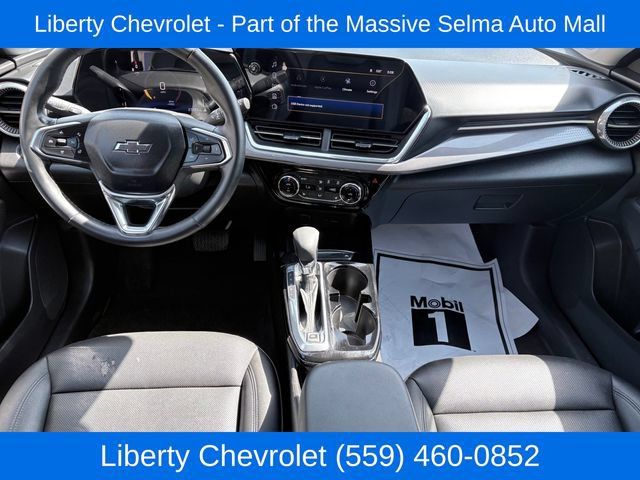 Used 2025 Chevrolet Trax ACTIV w/ Driver Confidence Package FWD image 8