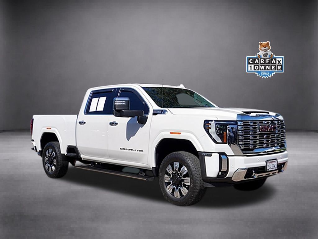 Used 2024 GMC Sierra 2500 Denali w/ Technology Package AWD/4WD image 2