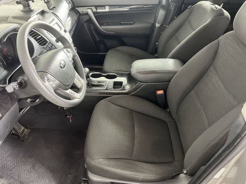 Used 2014 Kia Sorento LX image 20