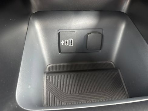 New 2026 Ford Explorer Active w/ Active Comfort Package RWD image 32