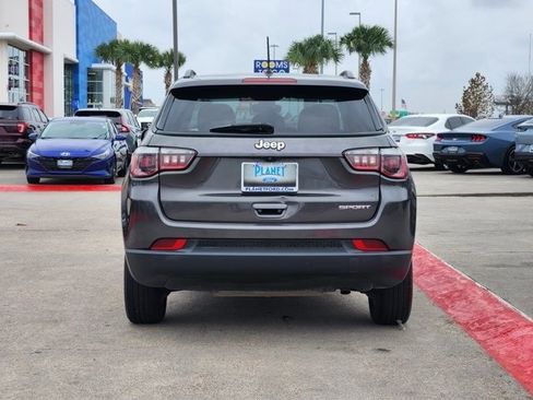 Used 2017 Jeep Compass Sport image 6