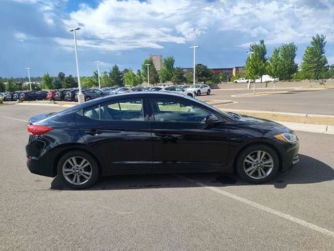 Used 2017 Hyundai Elantra SE FWD image 2