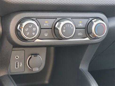 New 2025 Nissan Kicks Play S image 16