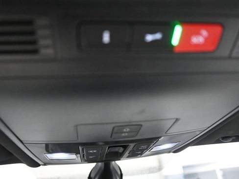 Used 2021 Volkswagen Tiguan SE R-Line image 20