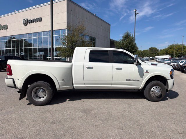 Used 2022 RAM 3500 Limited AWD/4WD image 6