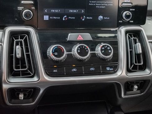 Certified 2023 Kia Sorento LX AWD/4WD image 17
