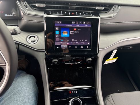 New 2025 Jeep Grand Cherokee Laredo X w/ Luxury Tech Group I image 16