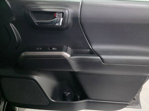 Used 2020 Toyota Tacoma TRD Sport AWD/4WD image 13