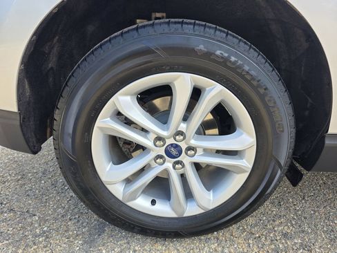 Used 2019 Ford Edge SEL w/ Equipment Group 201A AWD/4WD image 41