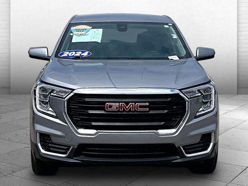 Used 2024 GMC Terrain SLE AWD/4WD image 2