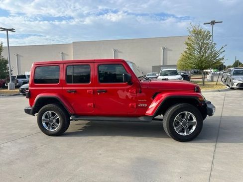 Used 2021 Jeep Wrangler Unlimited Sahara AWD/4WD image 2