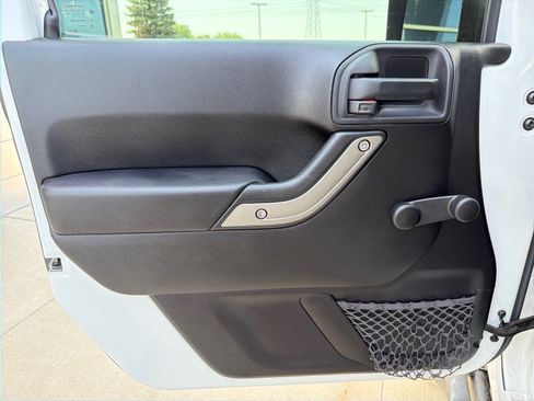 Used 2014 Jeep Wrangler Sport AWD/4WD image 10