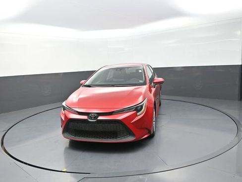 Used 2021 Toyota Corolla LE FWD image 21