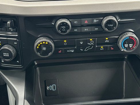 New 2026 Ford F250 XLT w/ XLT Premium Package image 19