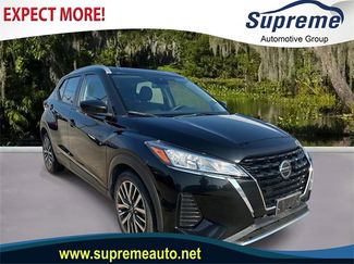 Used 2021 Nissan Kicks SV image 1