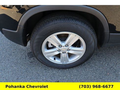 Used 2022 Chevrolet Trax LT w/ LT Convenience Package image 30