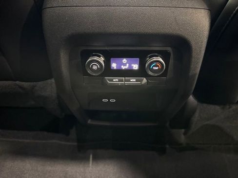 Used 2025 Buick Enclave Preferred image 16