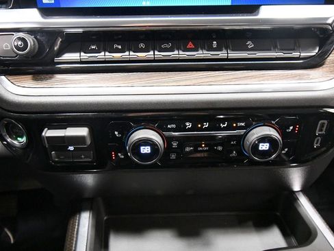 Used 2026 Chevrolet Silverado 1500 LT Trail Boss w/ LT Trail Boss Premium Package AWD/4WD image 25