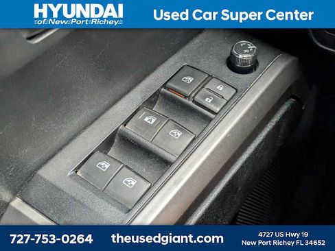 Used 2017 Toyota Tacoma SR5 w/ Tow Package RWD image 28