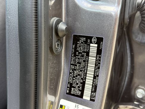 Used 2022 Toyota Camry LE image 29