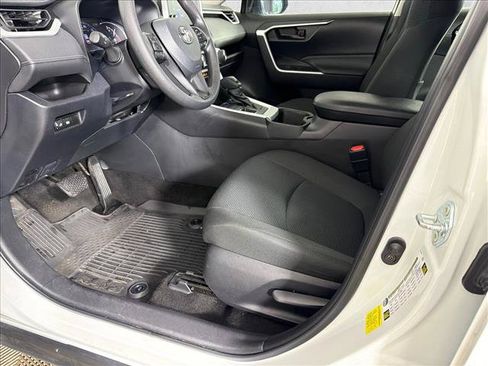 Used 2023 Toyota RAV4 LE AWD/4WD image 9