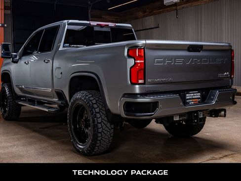 Used 2024 Chevrolet Silverado 2500 High Country w/ High Country Premium Package AWD/4WD image 7