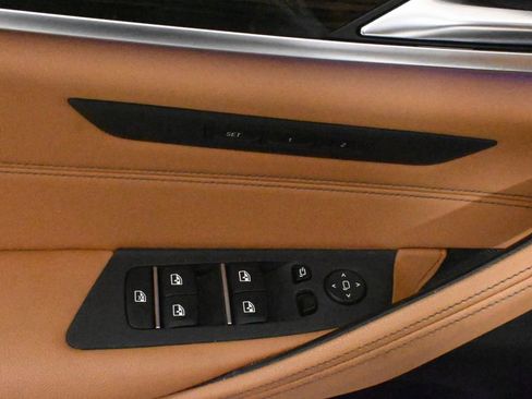 Certified 2022 BMW 530i xDrive w/ Convenience Package image 29