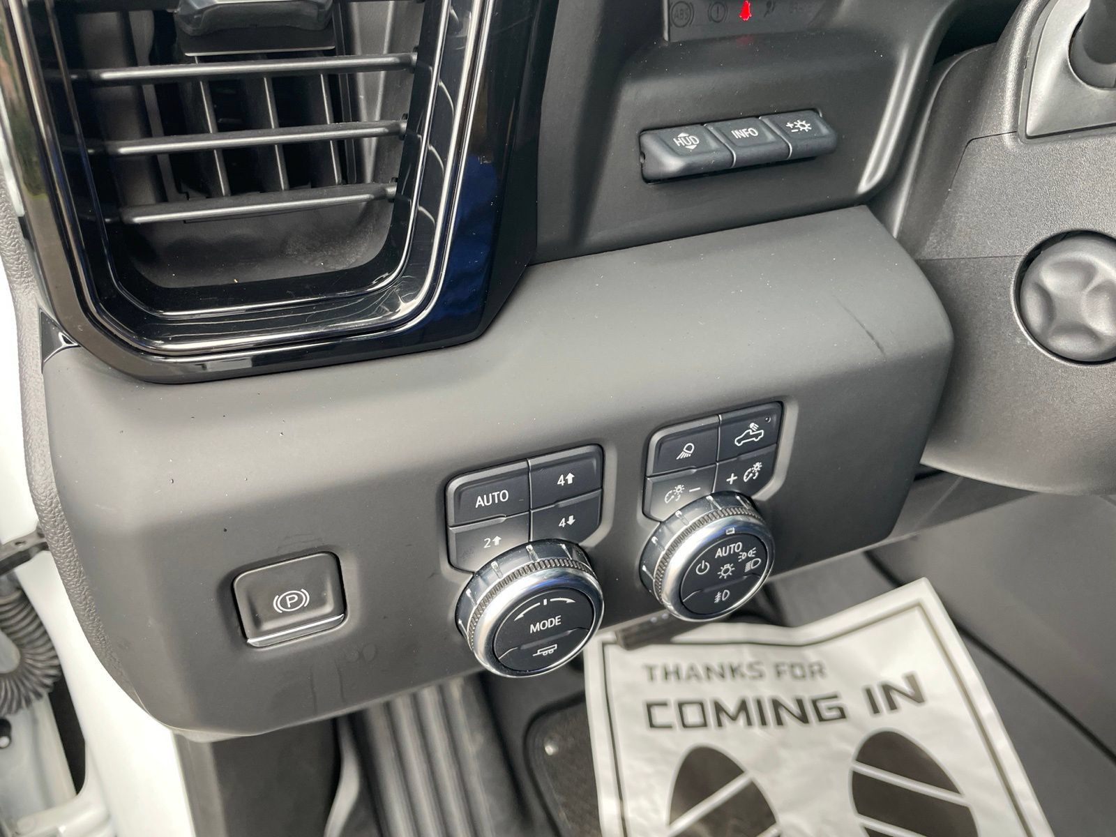 Used 2022 GMC Sierra 1500 AT4 w/ AT4 Premium Package AWD/4WD image 30