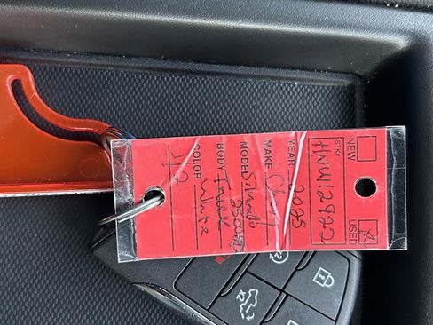 Used 2025 Chevrolet Silverado 2500 Custom w/ Custom Value Package image 36