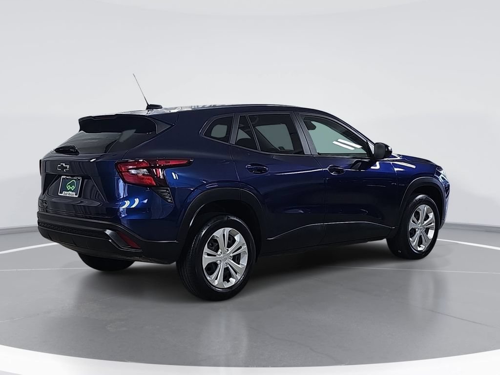 Certified 2024 Chevrolet Trax LS FWD image 3