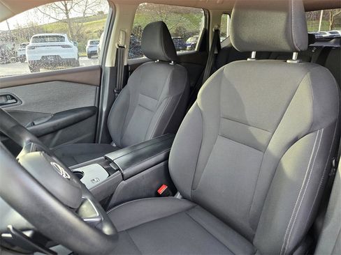 Used 2023 Nissan Rogue S image 19