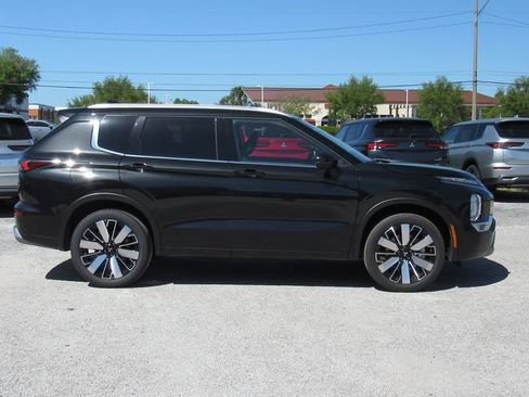New 2026 Mitsubishi Outlander SEL FWD image 2