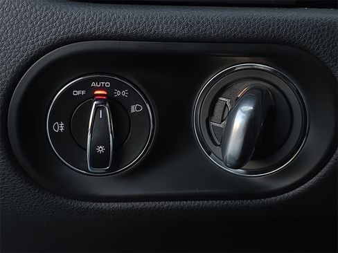 Used 2023 Porsche Macan image 30