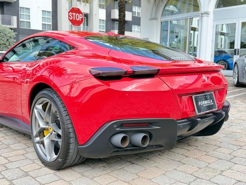 Used 2022 Ferrari Roma RWD image 16