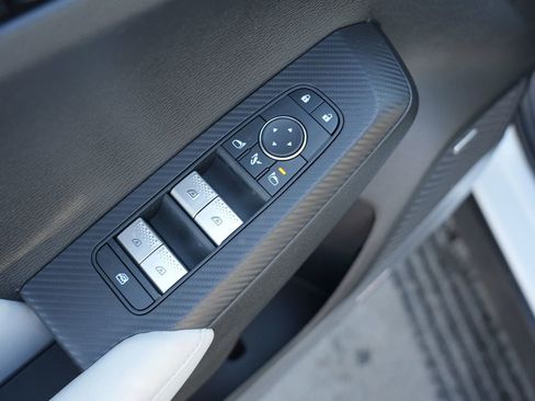 New 2026 Mitsubishi Outlander SE image 16