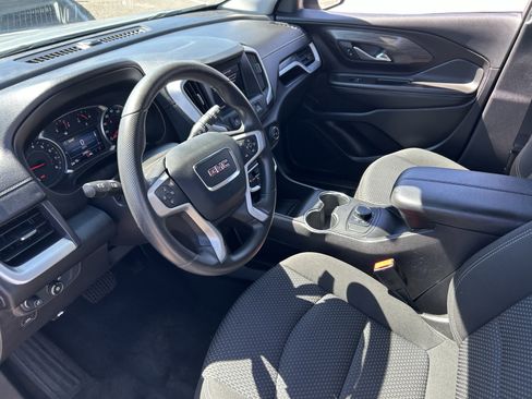 Used 2024 GMC Terrain SLE image 9