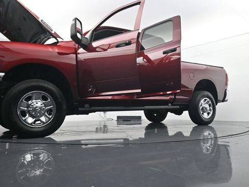 Used 2024 RAM 2500 Tradesman w/ Chrome Appearance Group AWD/4WD image 39